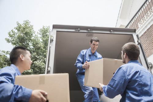 Battersea man and van service supporting flat, home, and office relocations